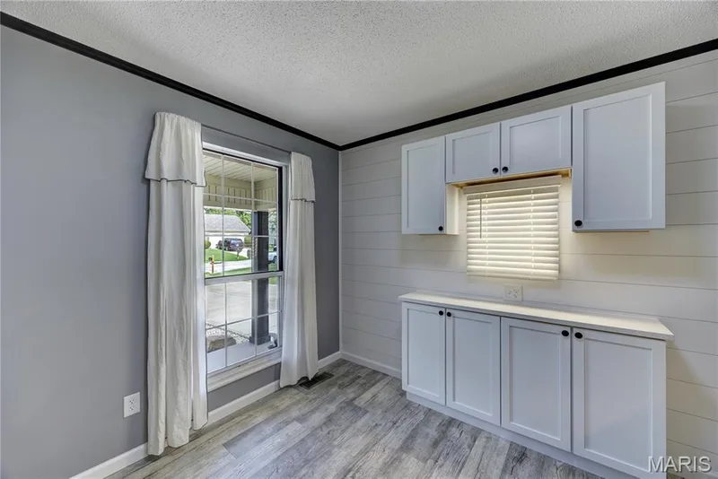 Main floor laundry — 9 Carriage Way E, St Peters, MO 63376