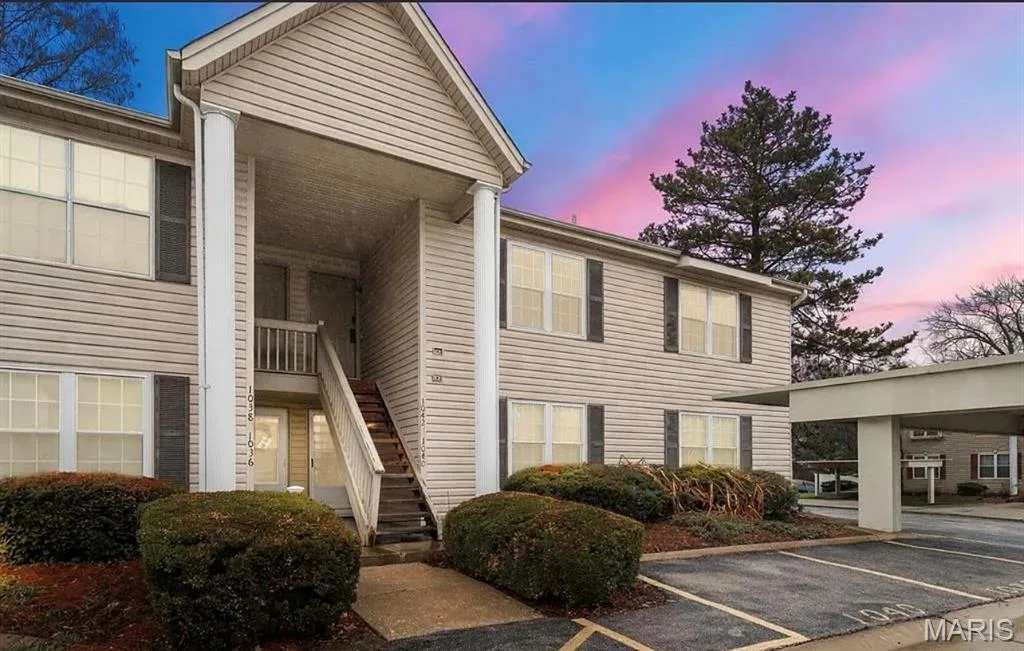 NO STEPS into this 1044sq ft main level condo, — 1040 Sugar Creek Court #4, St Peters, MO 63376