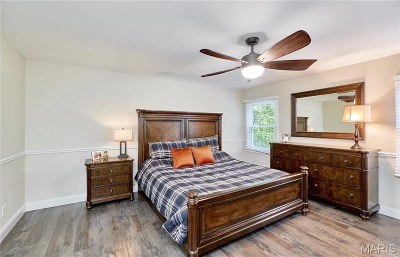 Primary bedroom with walk in closet and private ensuite — 16463 Cobbleskille Drive, Chesterfield, MO 63017