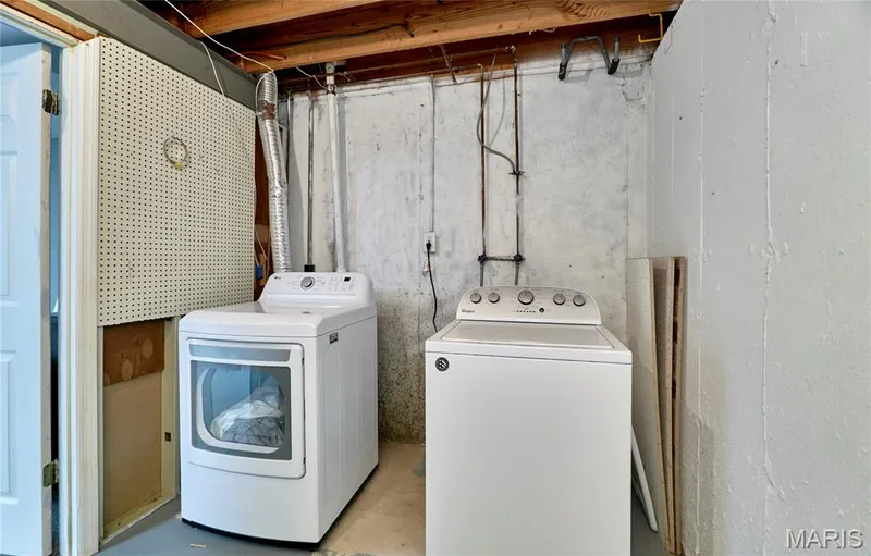 Lower level laundry — 16463 Cobbleskille Drive, Chesterfield, MO 63017