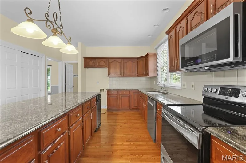 1154 S Charlemagne Drive, Lake St. Louis, MO 63367 — listing photo 14 of 46
