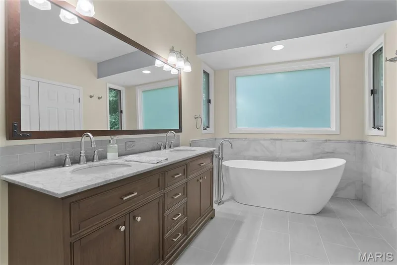 1154 S Charlemagne Drive, Lake St. Louis, MO 63367 — listing photo 18 of 46