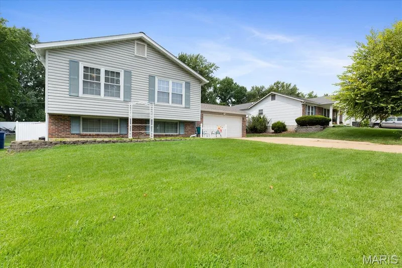 2843 Park Valley Drive, St Peters, MO 63376 — listing photo 3 of 30