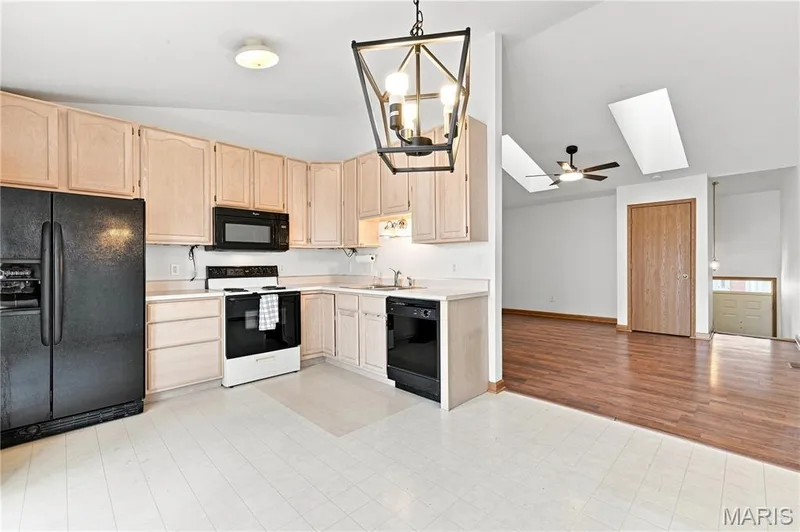 3034 Crown Drive #D, St Peters, MO 63376 — listing photo 7 of 28