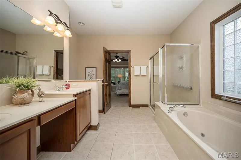 909 Oxford Trail Drive, St Peters, MO 63376 — listing photo 6 of 45