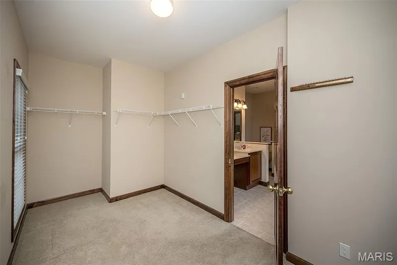 909 Oxford Trail Drive, St Peters, MO 63376 — listing photo 7 of 45
