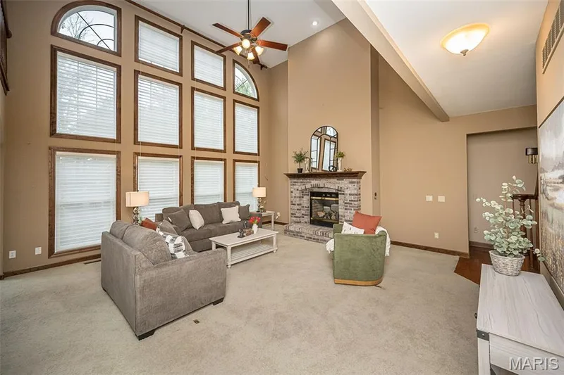 909 Oxford Trail Drive, St Peters, MO 63376 — listing photo 11 of 45