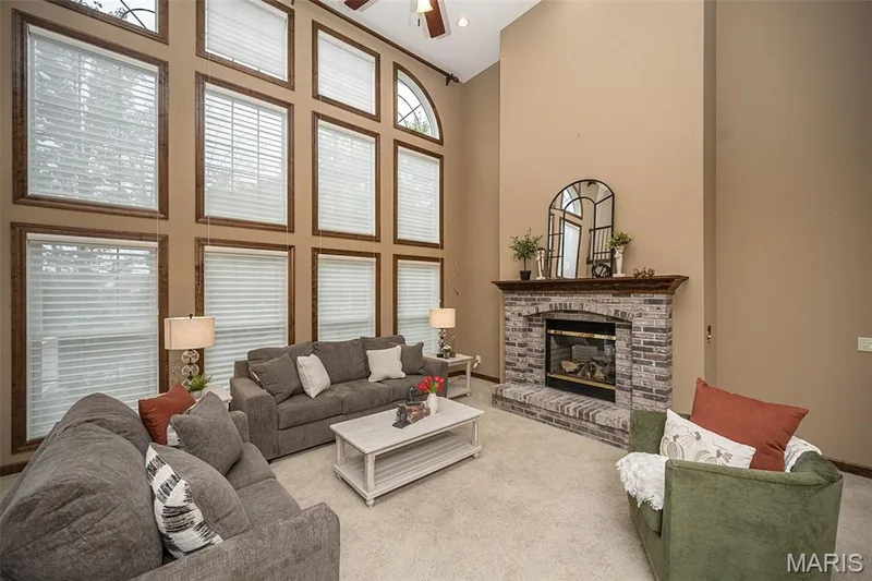 909 Oxford Trail Drive, St Peters, MO 63376 — listing photo 12 of 45