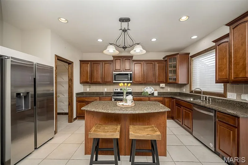 909 Oxford Trail Drive, St Peters, MO 63376 — listing photo 16 of 45