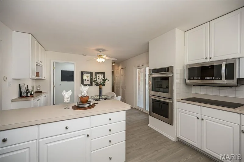 1538 Woodroyal West Drive, Chesterfield, MO 63017 — listing photo 25 of 68