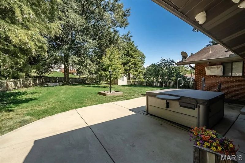 1538 Woodroyal West Drive, Chesterfield, MO 63017 — listing photo 51 of 68
