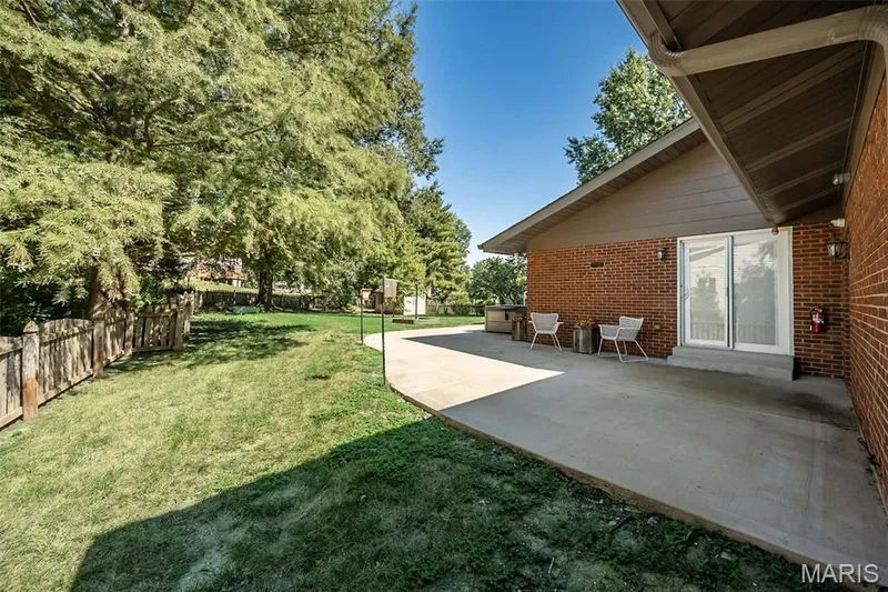 1538 Woodroyal West Drive, Chesterfield, MO 63017 — listing photo 54 of 68