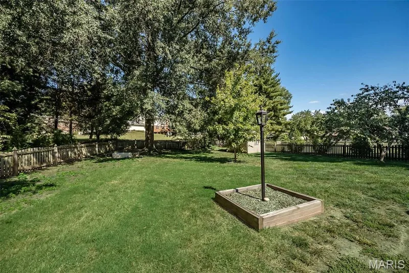 1538 Woodroyal West Drive, Chesterfield, MO 63017 — listing photo 59 of 68