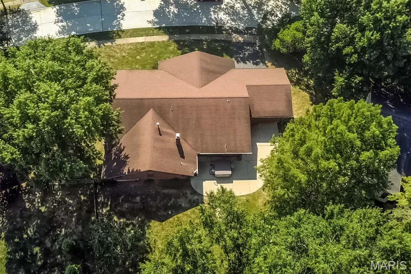1538 Woodroyal West Drive, Chesterfield, MO 63017 — listing photo 61 of 68
