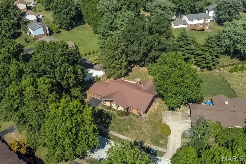 1538 Woodroyal West Drive, Chesterfield, MO 63017 — listing photo 62 of 68