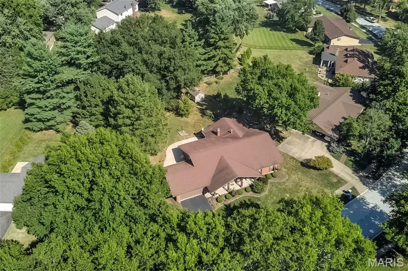 1538 Woodroyal West Drive, Chesterfield, MO 63017 — listing photo 63 of 68