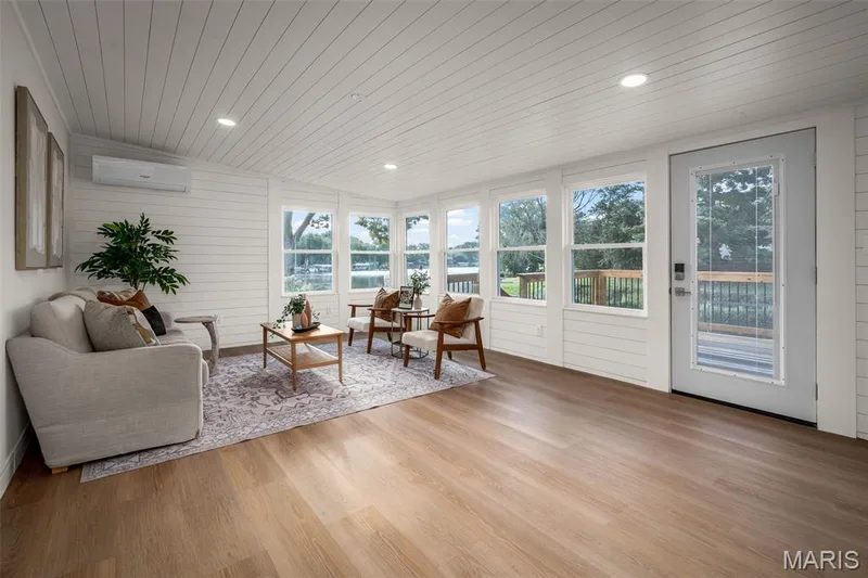 The family room will be a favorite gathering place. — 14 Bayside Court, Lake St. Louis, MO 63367
