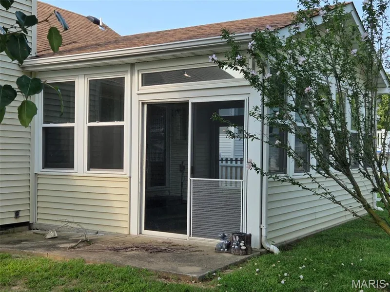 207 Sassafras Parc Drive, O'Fallon, MO 63368 — listing photo 11 of 71