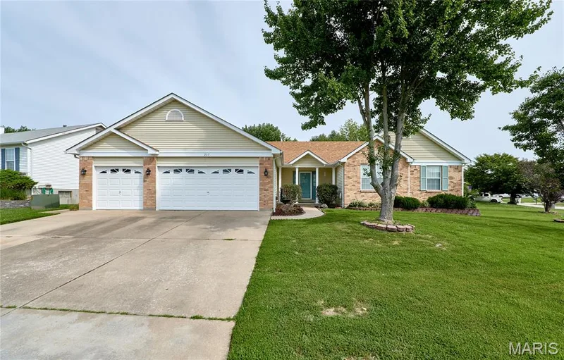 207 Sassafras Parc Drive, O'Fallon, MO 63368 — listing photo 7 of 71
