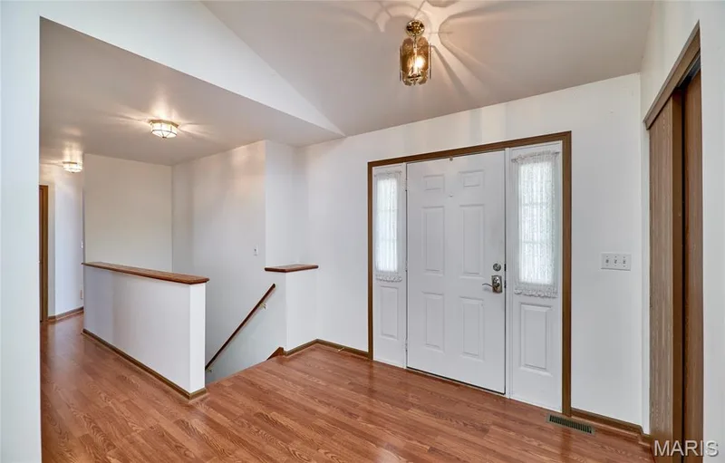 207 Sassafras Parc Drive, O'Fallon, MO 63368 — listing photo 13 of 71