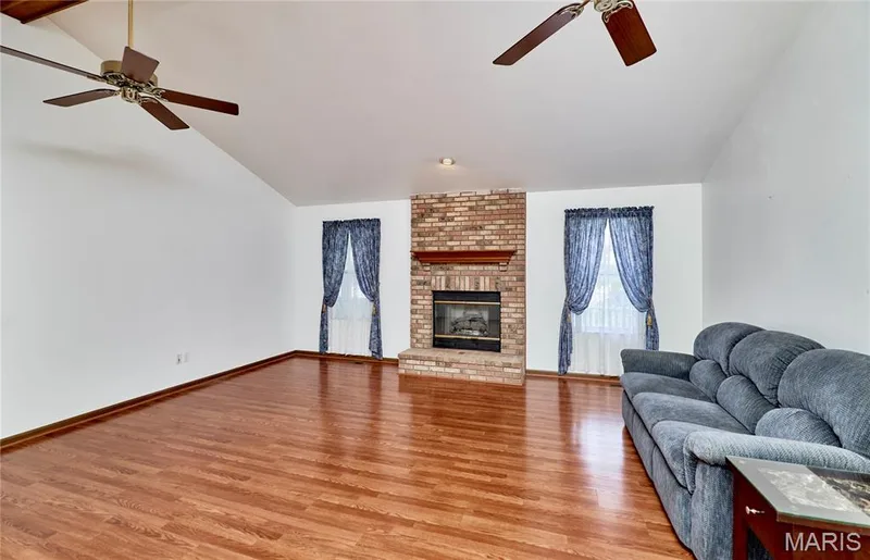207 Sassafras Parc Drive, O'Fallon, MO 63368 — listing photo 14 of 71