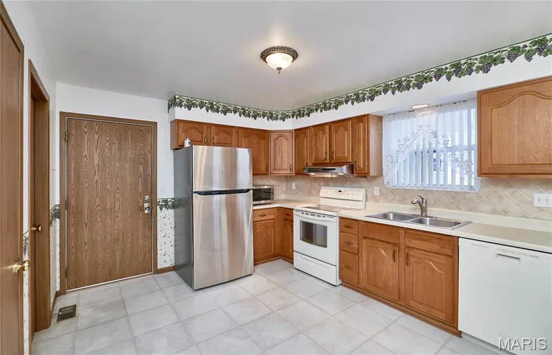 207 Sassafras Parc Drive, O'Fallon, MO 63368 — listing photo 23 of 71