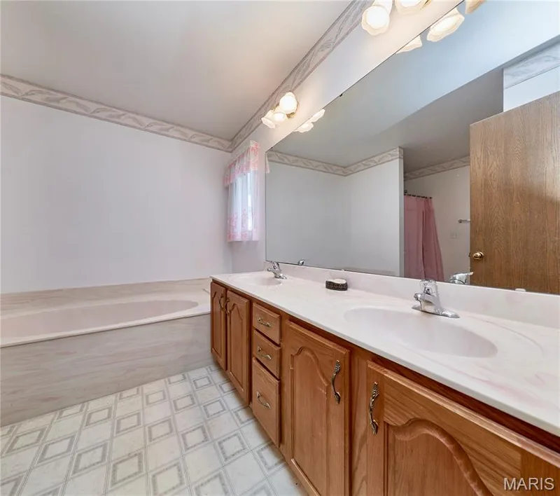 207 Sassafras Parc Drive, O'Fallon, MO 63368 — listing photo 52 of 71
