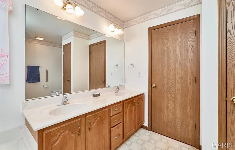 207 Sassafras Parc Drive, O'Fallon, MO 63368 — listing photo 55 of 71