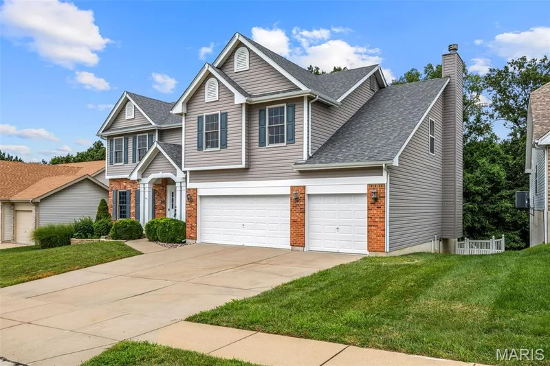 4185 Stonecroft Drive, St Charles, MO — listing photo 1