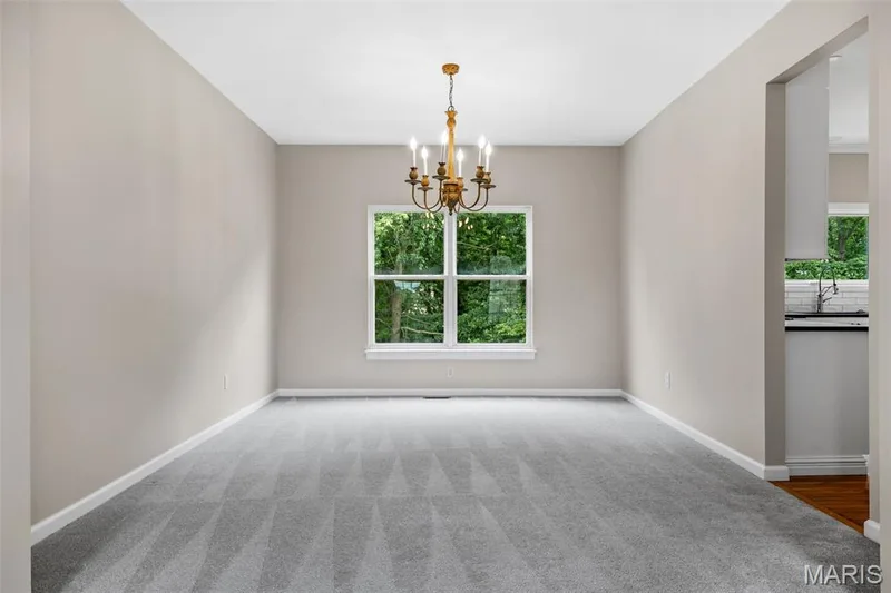 4185 Stonecroft Drive, St Charles, MO 63304 — listing photo 7 of 38