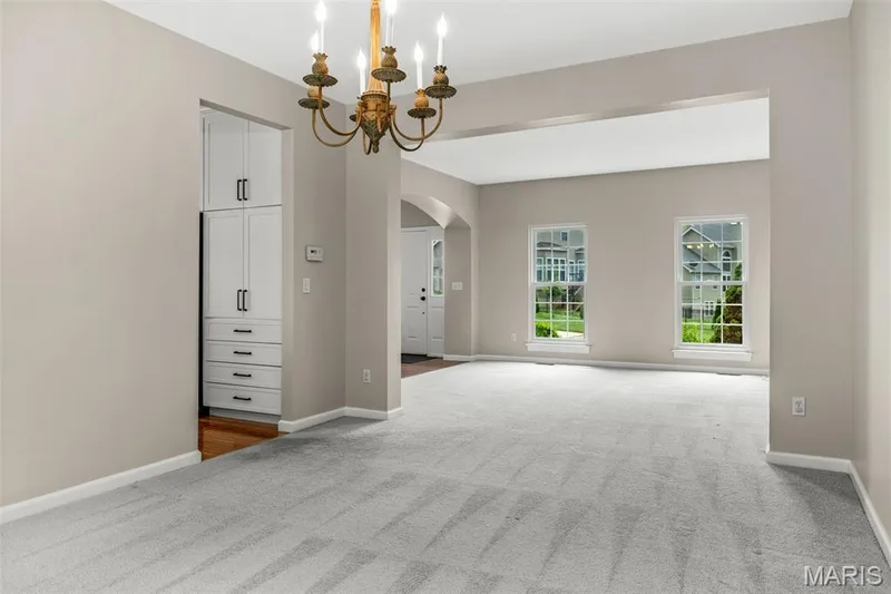 4185 Stonecroft Drive, St Charles, MO 63304 — listing photo 8 of 38