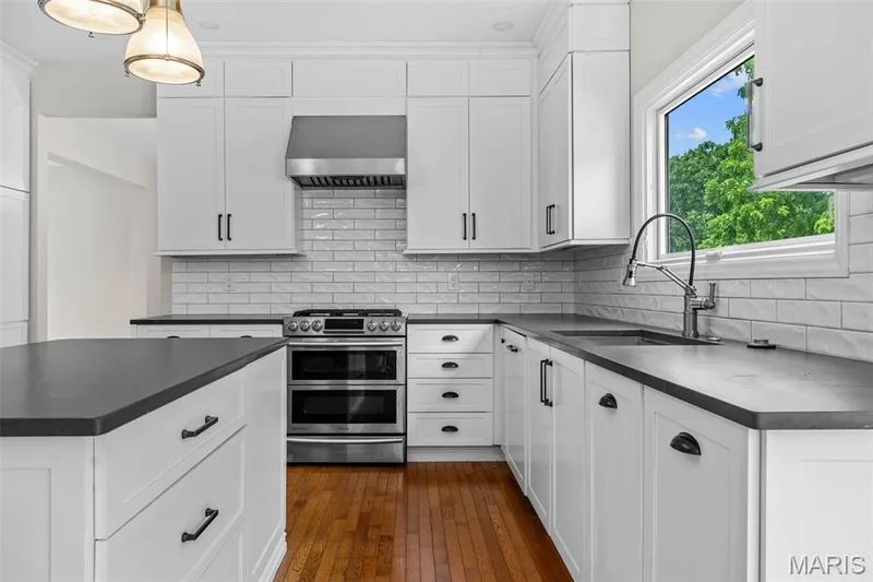 4185 Stonecroft Drive, St Charles, MO 63304 — listing photo 11 of 38