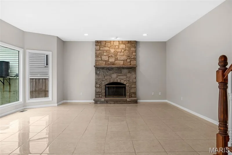4185 Stonecroft Drive, St Charles, MO 63304 — listing photo 14 of 38