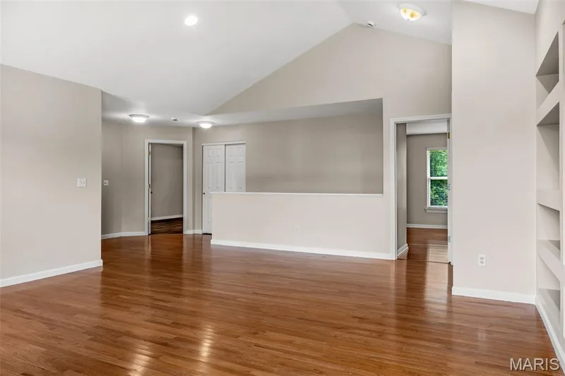 4185 Stonecroft Drive, St Charles, MO 63304 — listing photo 18 of 38