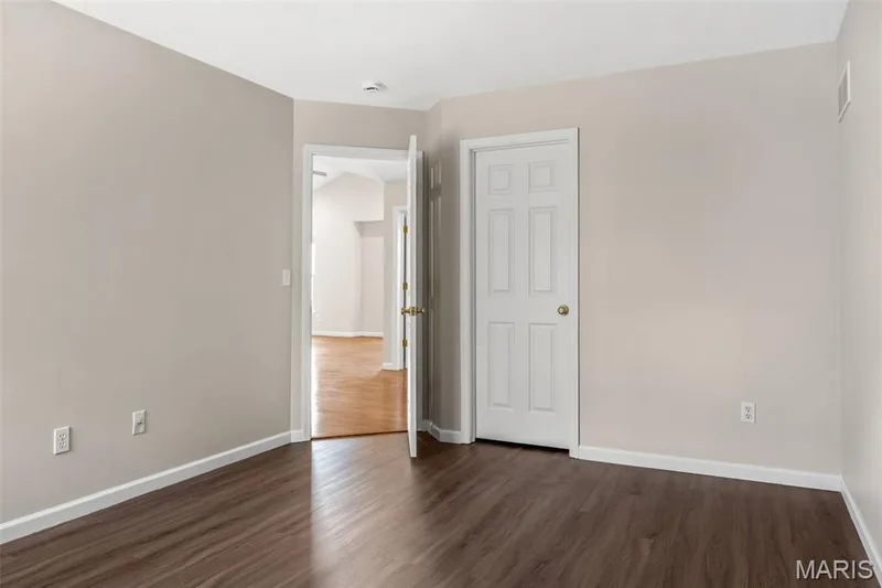 4185 Stonecroft Drive, St Charles, MO 63304 — listing photo 25 of 38