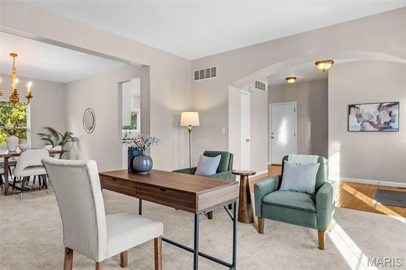4185 Stonecroft Drive, St Charles, MO 63304 — listing photo 7 of 42