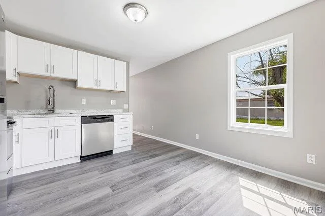 302 Hilltop Drive, Wentzville, MO 63385 — listing photo 10 of 22