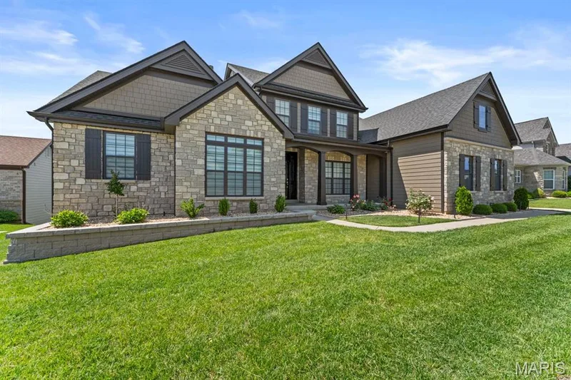16936 Lake Meadow, Chesterfield, MO 63005 — listing photo 2 of 32
