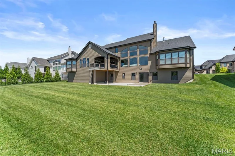 16936 Lake Meadow, Chesterfield, MO 63005 — listing photo 3 of 32
