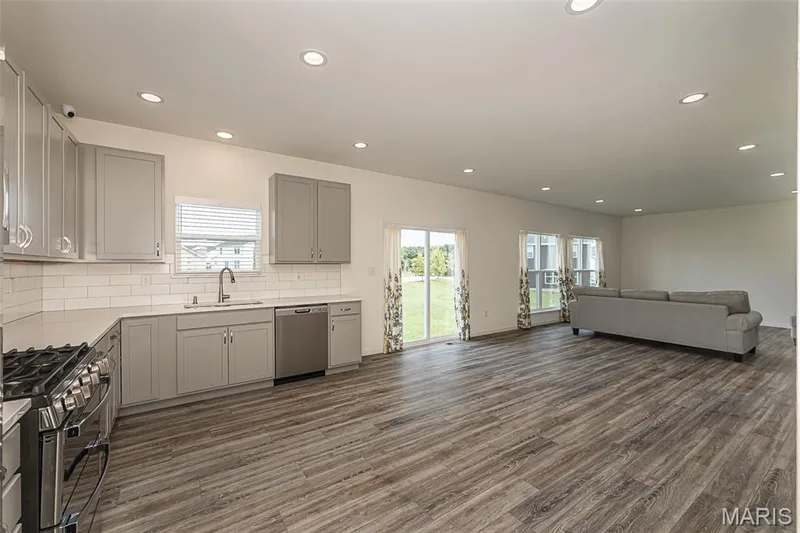 Open concept floor plan - perfect for entertaining! — 812 Colony Ridge Court, Foristell, MO 63348