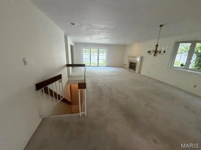 16323 Bellingham Drive, Chesterfield, MO 63017 — listing photo 5 of 32