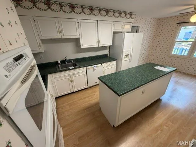 16323 Bellingham Drive, Chesterfield, MO 63017 — listing photo 8 of 32