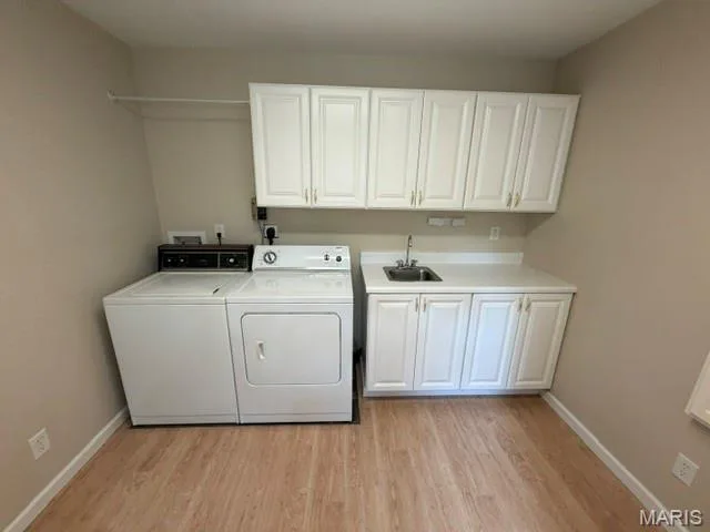 16323 Bellingham Drive, Chesterfield, MO 63017 — listing photo 10 of 32