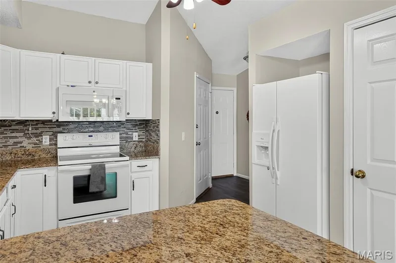 36 Lienemann Court, St Peters, MO 63303 — listing photo 11 of 35