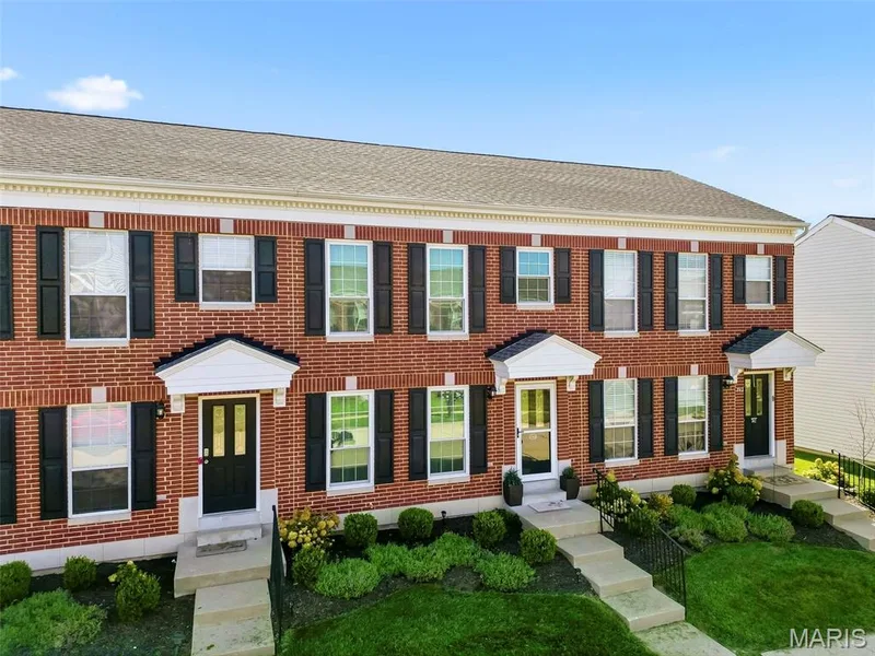 744 Hyde Drive, O'Fallon, MO 63366 — listing photo 2 of 35
