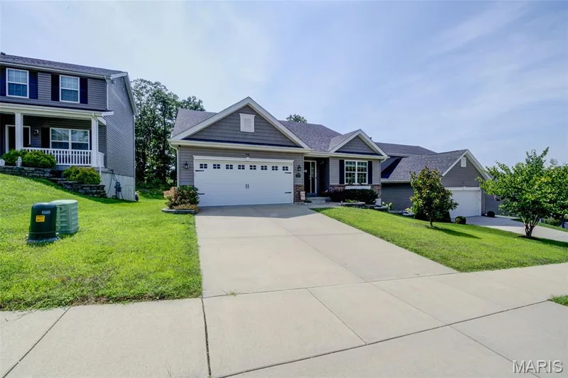 418 Dusty Brook Drive, O'Fallon, MO 63366 — listing photo 3 of 44