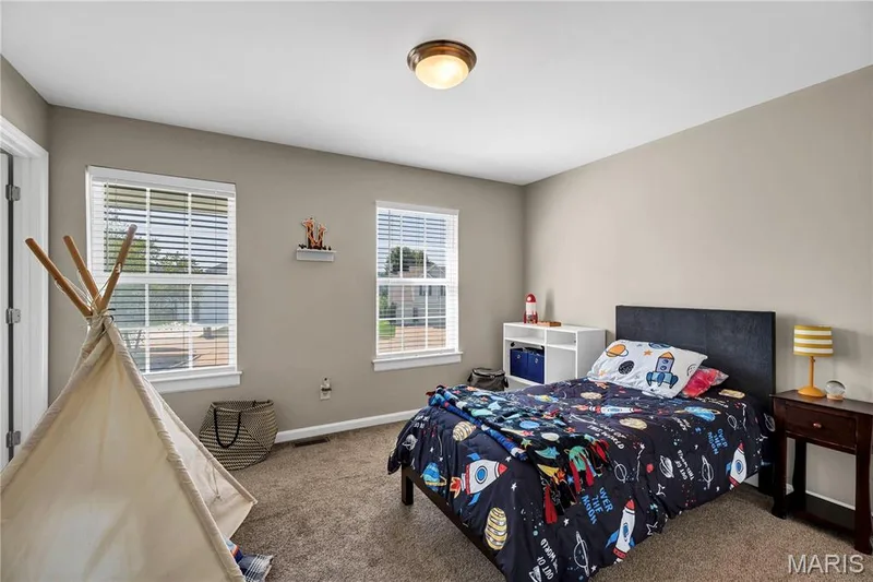 Bedroom 3 shares Jack ‘n Jill Bath — 611 Knollshire Way, Dardenne Prairie, MO 63368