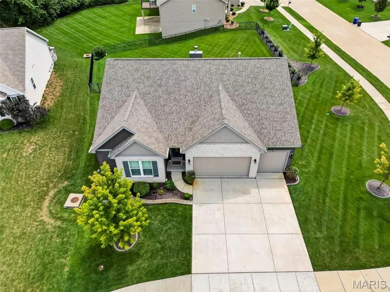 219 Mason Glen Drive, Lake St. Louis, MO 63367 — listing photo 2 of 56