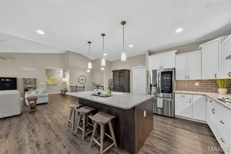 219 Mason Glen Drive, Lake St. Louis, MO 63367 — listing photo 3 of 56