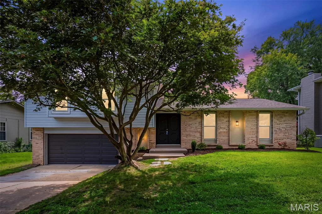 Beautifully updated 4 bedroom, 3 full bath multi level home in desirable Willow Wood Estates, offering over 1,550 square feet and 2 primary suites in the Francis Howell School District. — 3034 Willow Wood Drive, St Charles, MO 63303
